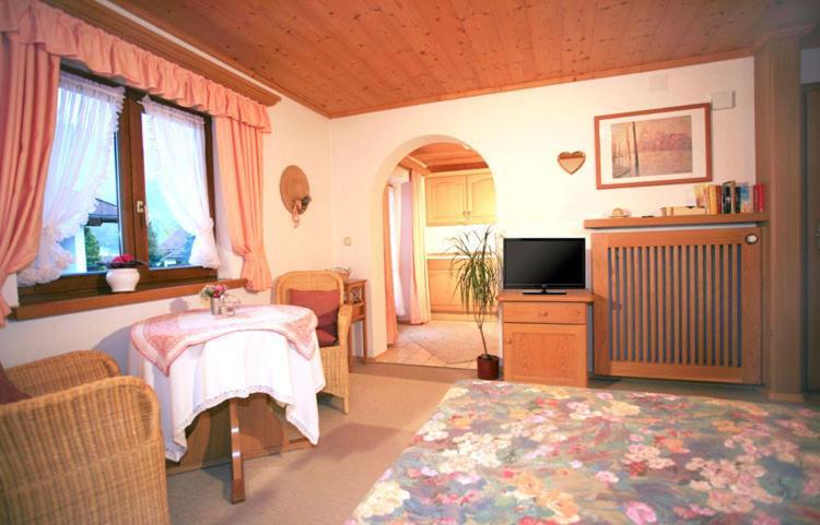 Gaestehaus Gschwendtner - Chiemgau Karte Инцелль Экстерьер фото